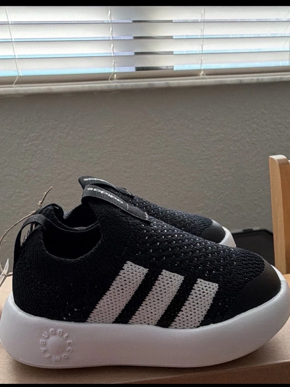 *NEW* Adidas Bubblecomfy I Slip-On Sneankers Black/White Unisex Baby 7 IH1264